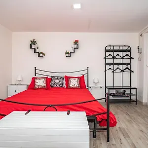 https://a-casa-del-reuccio.catania-hotels.net